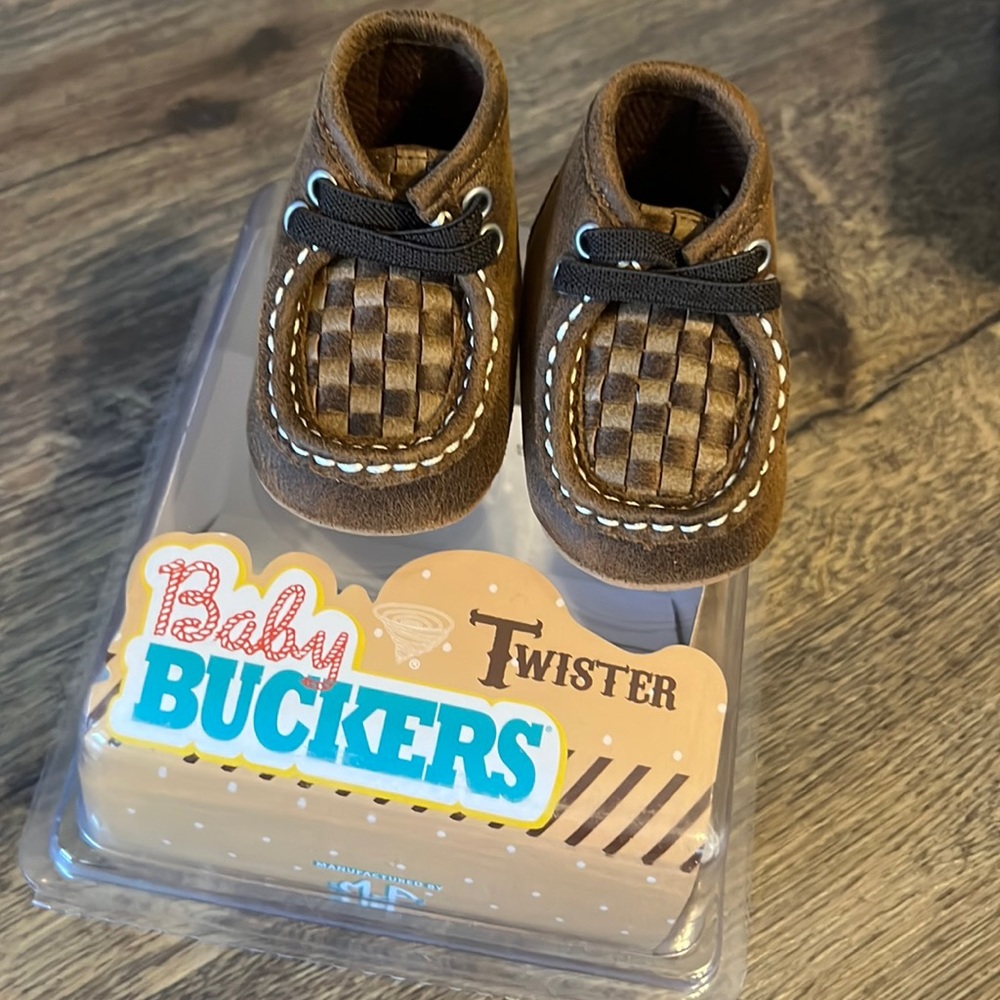 Infant Twisted X look alike